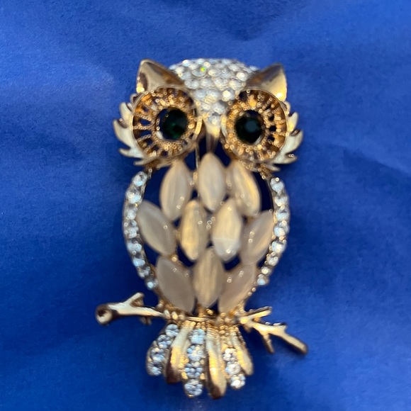Gold and White Owl Brooch with Green Crystal Eyes - Picture 1 of 2
